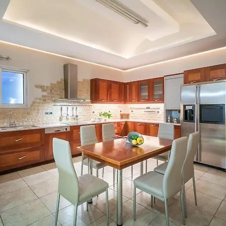 Ostria Luxury *