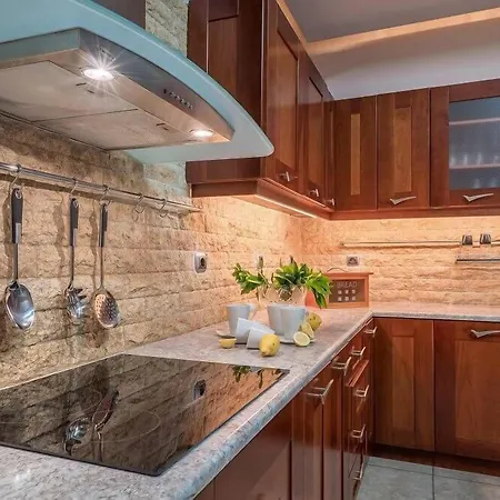 Ostria Luxury * Pandokrátor